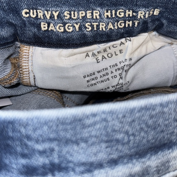 American Eagle Curvy Super High-Rise Baggy Straight Jean - Picture 10 of 10